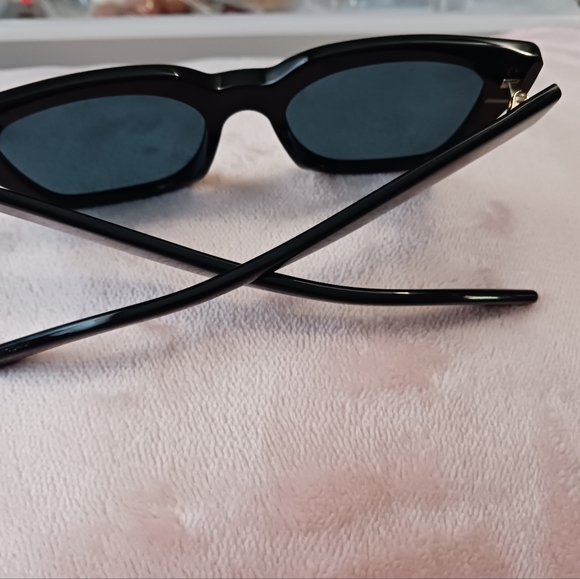 Sunglasses - Picture 12 of 13